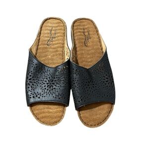 F4- -Comfort  Plus by Predictions Black and Tan Sandals